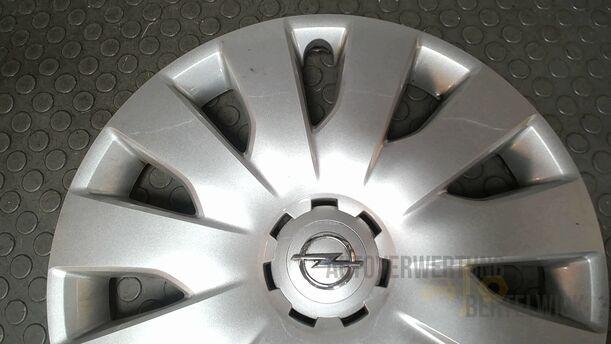 Foto: EINZELNE RADKAPPE/ RADDECKEL 16 ZOLL eines Opel Astra 1.4 Turbo ecoFLEX Start/Stop