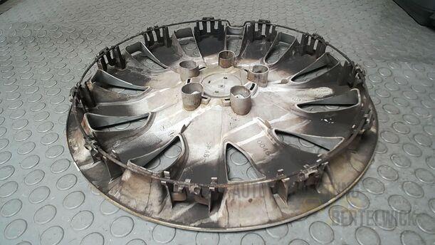 Foto: EINZELNE RADKAPPE/ RADDECKEL 16 ZOLL eines Opel Astra 1.4 Turbo ecoFLEX Start/Stop