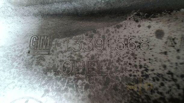 Foto: EINZELNE RADKAPPE/ RADDECKEL 16 ZOLL eines Opel Astra 1.4 Turbo ecoFLEX Start/Stop