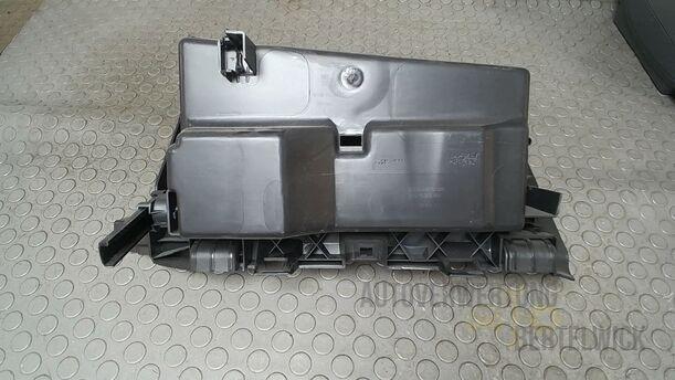 Foto: HANDSCHUHFACH eines Opel Astra 1.4 Turbo ecoFLEX Start/Stop
