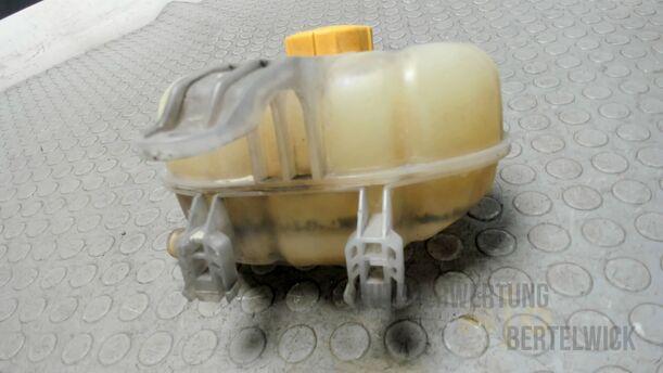 Foto: AUSGLEICHBEHÄLTER eines Opel Corsa 1.2 16V