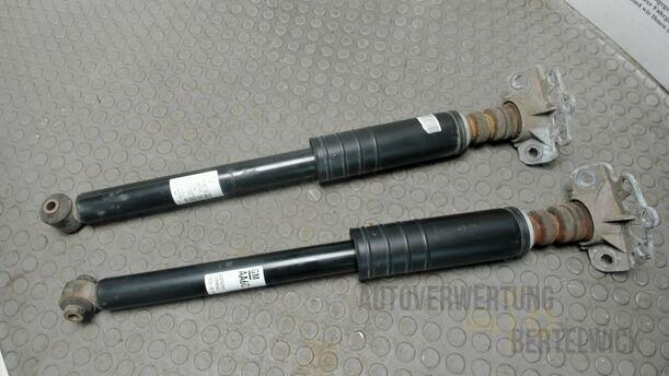 Foto: STOSSDÄMPFERPAAR HINTEN eines Opel Corsa 1.2 16V