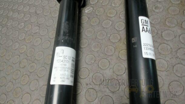 Foto: STOSSDÄMPFERPAAR HINTEN eines Opel Corsa 1.2 16V