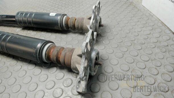 Foto: STOSSDÄMPFERPAAR HINTEN eines Opel Corsa 1.2 16V