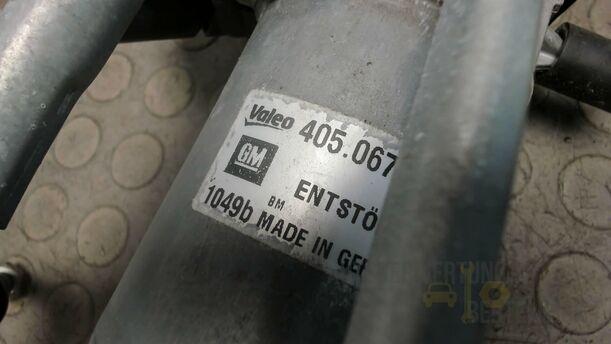 Foto: SCHEIBENWISCHERMOTOR VORNE eines Opel Corsa 1.2 16V