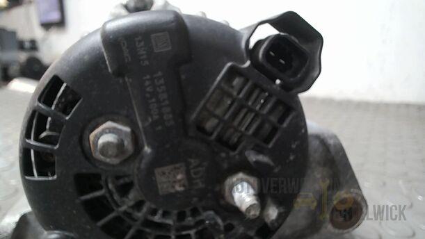 Foto: LICHTMASCHINE ( 100A ) eines Opel Astra 1.4 Turbo ecoFLEX Start/Stop