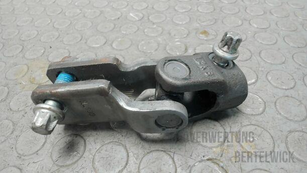 Foto: KREUZGELENK / ZWISCHENWELLE eines Opel Corsa 1.2 16V