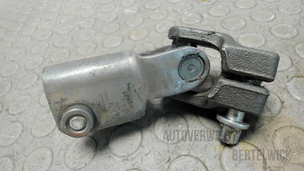 Foto: KREUZGELENK / ZWISCHENWELLE eines Opel Corsa 1.2 16V
