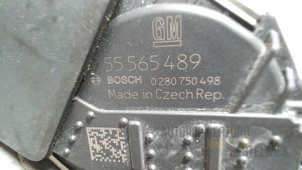 Foto: DROSSELKLAPPENSTUTZEN/ DROSSELKLAPPE eines Opel Astra 1.4 Turbo ecoFLEX Start/Stop