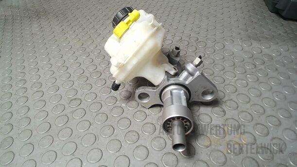 Foto: HAUPTBREMSZYLINDER eines Opel Astra 1.4 Turbo ecoFLEX Start/Stop