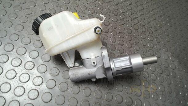 Foto: HAUPTBREMSZYLINDER eines Opel Astra 1.4 Turbo ecoFLEX Start/Stop