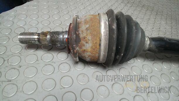 Foto: ANTRIEBSWELLE RECHTS ( SCHALTGETRIEBE ) eines Opel Astra 1.4 Turbo ecoFLEX Start/Stop