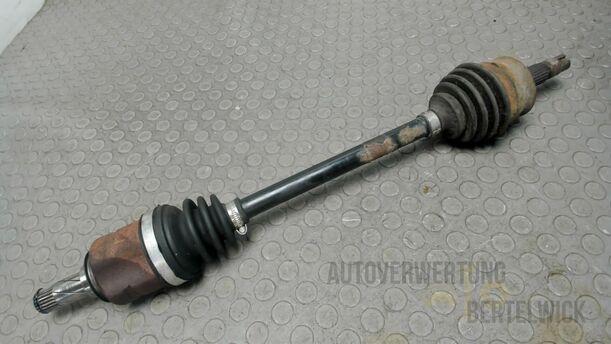Foto: ANTRIEBSWELLE LINKS eines Opel Corsa 1.2 16V Fun