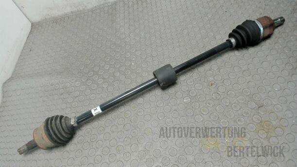 Foto: ANTRIEBSWELLE RECHTS eines Opel Corsa 1.2 16V Fun