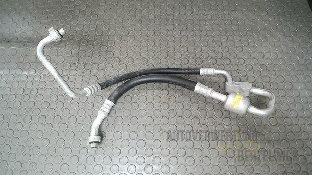 Foto: SCHLAUCH KOMPRESSOR/ KONDENSATOR eines Opel Astra 1.4 Turbo ecoFLEX Start/Stop Fun