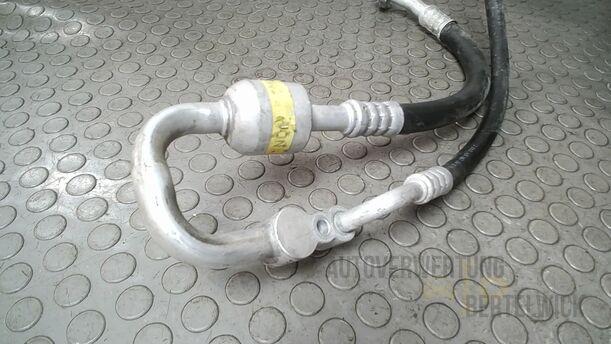 Foto: SCHLAUCH KOMPRESSOR/ KONDENSATOR eines Opel Astra 1.4 Turbo ecoFLEX Start/Stop Fun