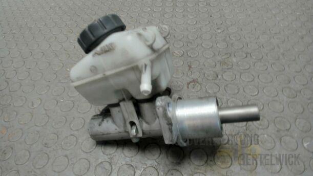 Foto: HAUPTBREMSZYLINDER eines Opel Astra Cabrio 2.2 16V Fun