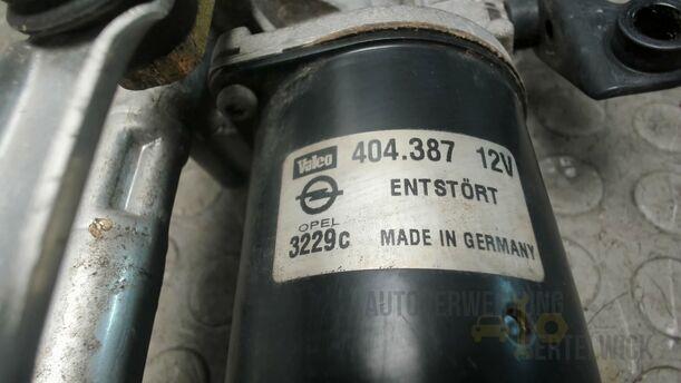 Foto: SCHEIBENWISCHERMOTOR VORNE eines Opel Astra Cabrio 2.2 16V Fun
