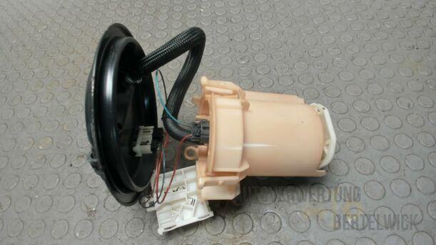 Foto: KRAFTSTOFFPUMPE eines Opel Astra Cabrio 2.2 16V Fun