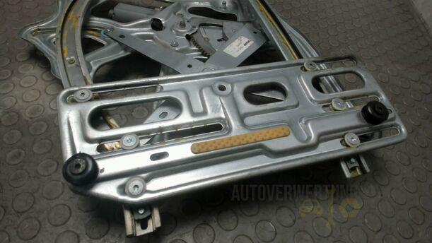 Foto: FENSTERHEBER HINTEN LINKS eines Opel Astra Cabrio 2.2 16V Fun
