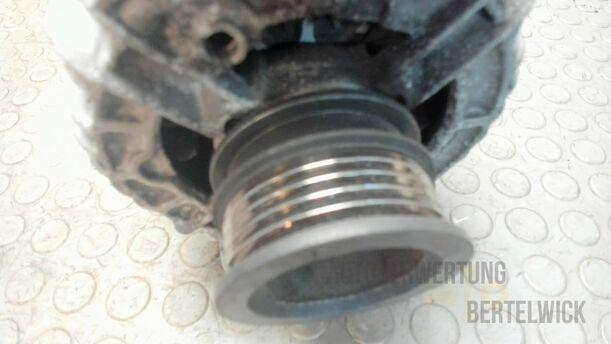 Foto: LICHTMASCHINE / GENERATOR ( 100 A ) eines Opel Astra Cabrio 2.2 16V Fun