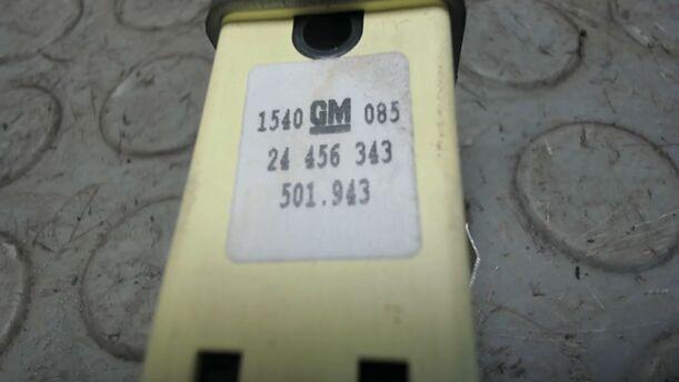 Foto: SCHALTER SITZHEIZUNG eines Opel Astra Cabrio 2.2 16V Fun
