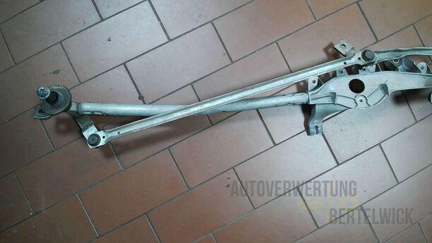 Foto: SCHEIBENWISCHERGESTÄNGE ( OHNE MOTOR ) eines Opel Astra 1.4 Turbo ecoFLEX Start/Stop Fun