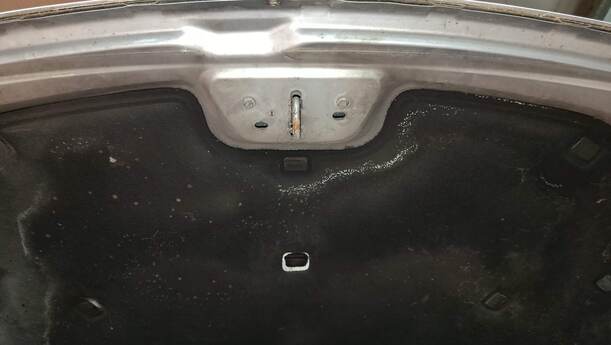 Foto: MOTORHAUBE ( VOR FACELIFT ) eines Ford Mondeo Turnier 2.0 TDCi Aut. Fun