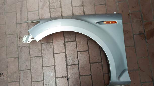 Foto: KOTFLÜGEL VORNE LINKS eines Ford Mondeo Turnier 2.0 TDCi Aut. Fun