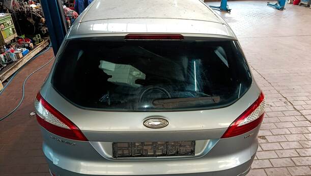 Foto: HECKKLAPPE / HECKDECKEL ( TURNIER ) eines Ford Mondeo Turnier 2.0 TDCi Aut. Fun