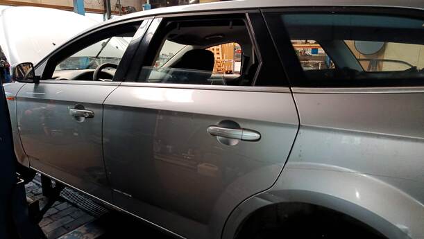 Foto: TÜR HINTEN LINKS ( TURNIER ) eines Ford Mondeo Turnier 2.0 TDCi Aut. Fun