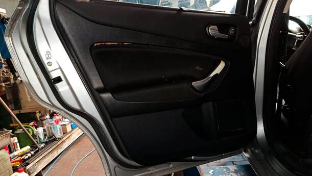 Foto: TÜR HINTEN LINKS ( TURNIER ) eines Ford Mondeo Turnier 2.0 TDCi Aut. Fun