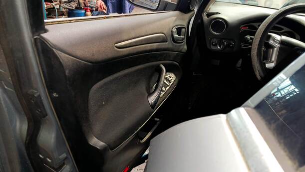 Foto: TÜR VORNE LINKS eines Ford Mondeo Turnier 2.0 TDCi Aut. Fun