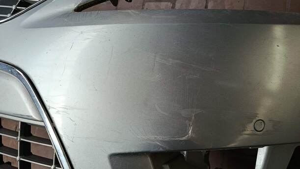 Foto: STOSSFÄNGER / STOßSTANGE VORNE eines Ford Mondeo Turnier 2.0 TDCi Aut. Fun