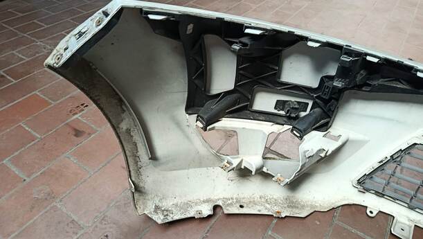 Foto: STOSSFÄNGER / STOßSTANGE VORNE eines Ford Mondeo Turnier 2.0 TDCi Aut. Fun