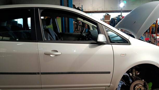 Foto: TÜR VORN RECHTS eines Ford Focus C-MAX 1.6 Ti-VCT Fun