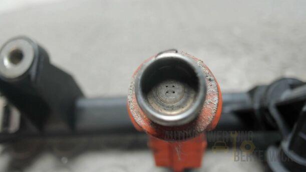 Foto: KRAFTSTOFFVERTEILER / EINSPRTZDÜSEN eines Alfa Romeo 156 1.8 16V Twin Spark Fun