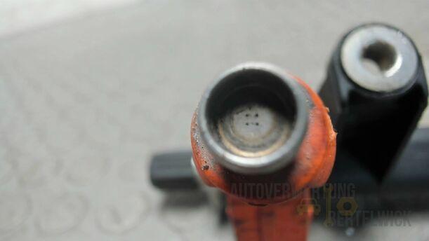 Foto: KRAFTSTOFFVERTEILER / EINSPRTZDÜSEN eines Alfa Romeo 156 1.8 16V Twin Spark Fun