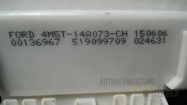 Foto: SICHERUNGSKASTEN eines Ford Focus C-MAX 1.6 Ti-VCT Fun