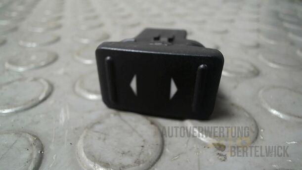 Foto: FENSTERHEBERSCHALTER eines Ford Focus C-MAX 1.6 Ti-VCT Fun