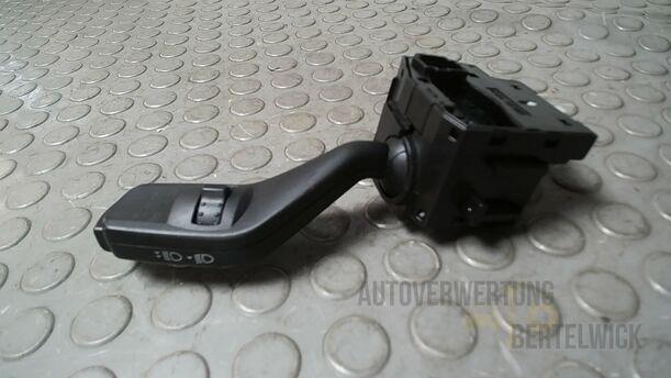 Foto: BLINKSCHALTER/ KOMBISCHALTER eines Ford Focus C-MAX 1.6 Ti-VCT Fun