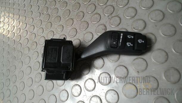 Foto: SCHEIBENWISCHERSCHALTER eines Ford Focus C-MAX 1.6 Ti-VCT Fun