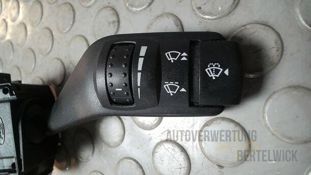 Foto: SCHEIBENWISCHERSCHALTER eines Ford Focus C-MAX 1.6 Ti-VCT Fun