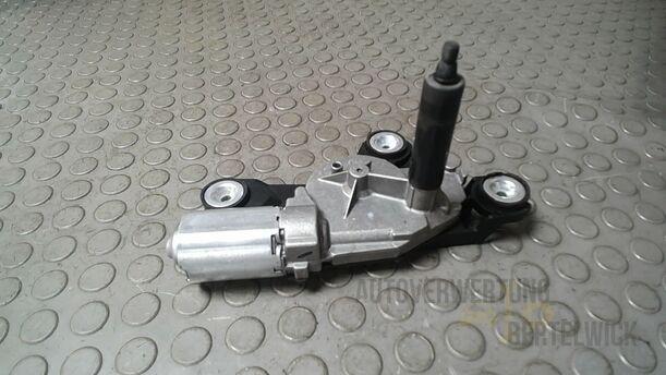 Foto: SCHEIBENWISCHERMOTOR HINTEN eines Ford Focus C-MAX 1.6 Ti-VCT Fun