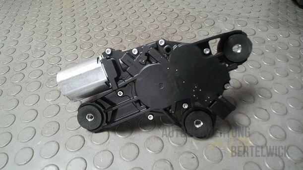 Foto: SCHEIBENWISCHERMOTOR HINTEN eines Ford Focus C-MAX 1.6 Ti-VCT Fun