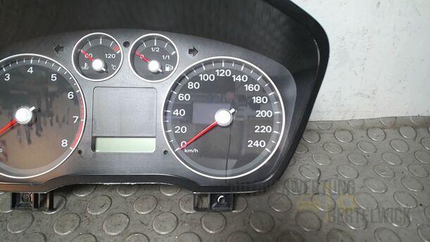 Foto: TACHOEINHEIT/ KOMBIINSTRUMENT eines Ford Focus C-MAX 1.6 Ti-VCT