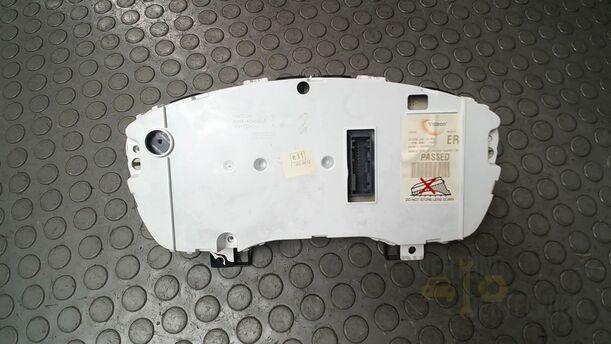 Foto: TACHOEINHEIT/ KOMBIINSTRUMENT eines Ford Focus C-MAX 1.6 Ti-VCT