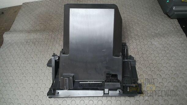 Foto: HANDSCHUHFACH eines Ford Focus C-MAX 1.6 Ti-VCT