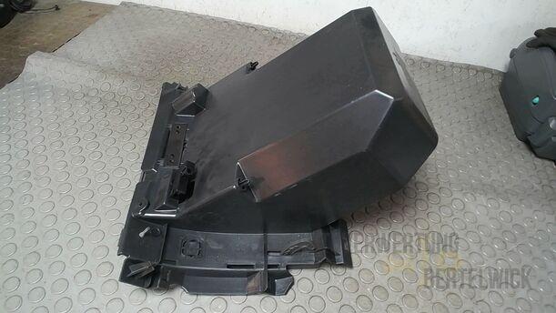Foto: HANDSCHUHFACH eines Ford Focus C-MAX 1.6 Ti-VCT
