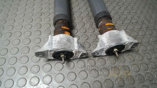 Foto: STOSSDÄMPFER HINTEN eines Ford Focus C-MAX 1.6 Ti-VCT